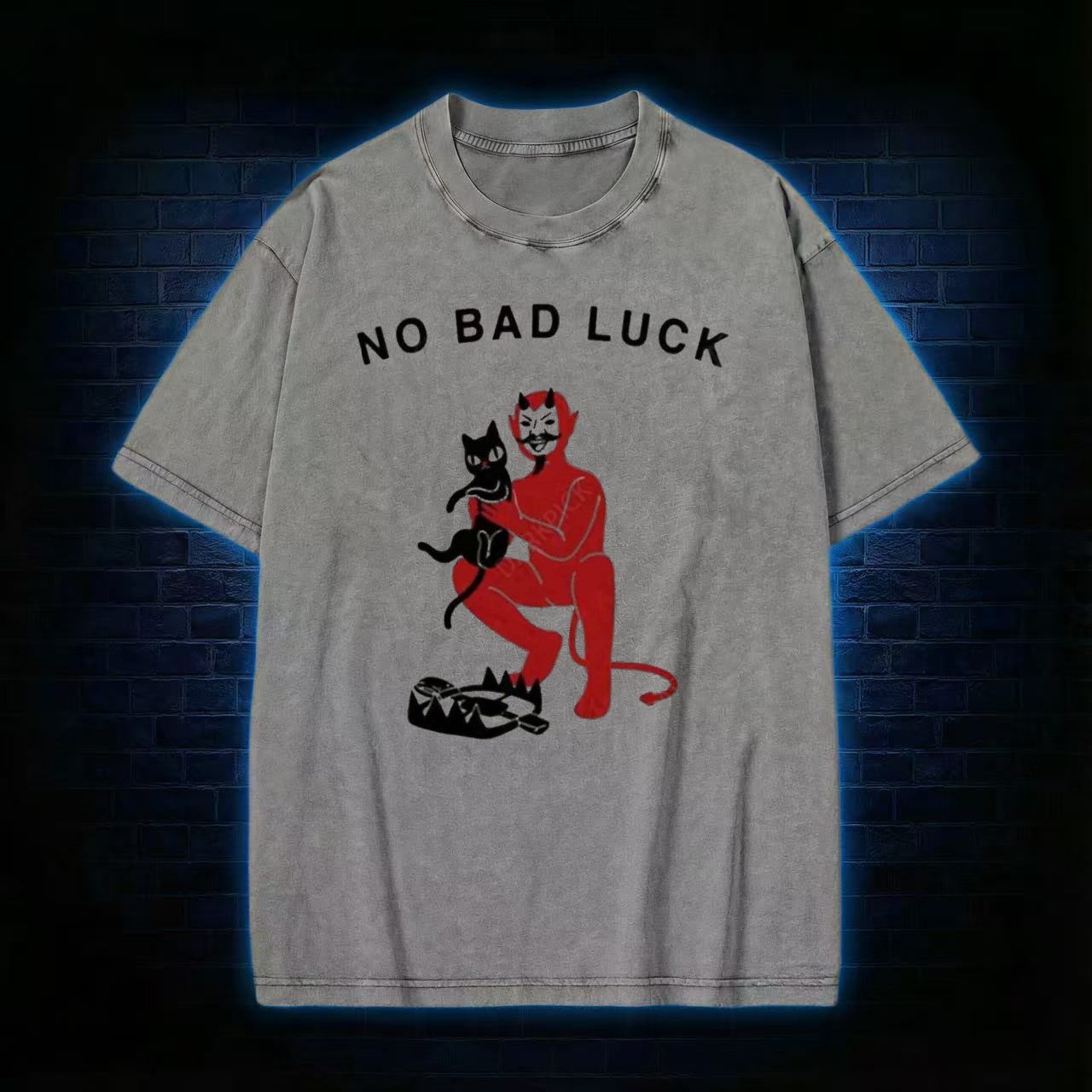 "No Bad Luck" Devil & Black Cat Graphic Washed T-shirt