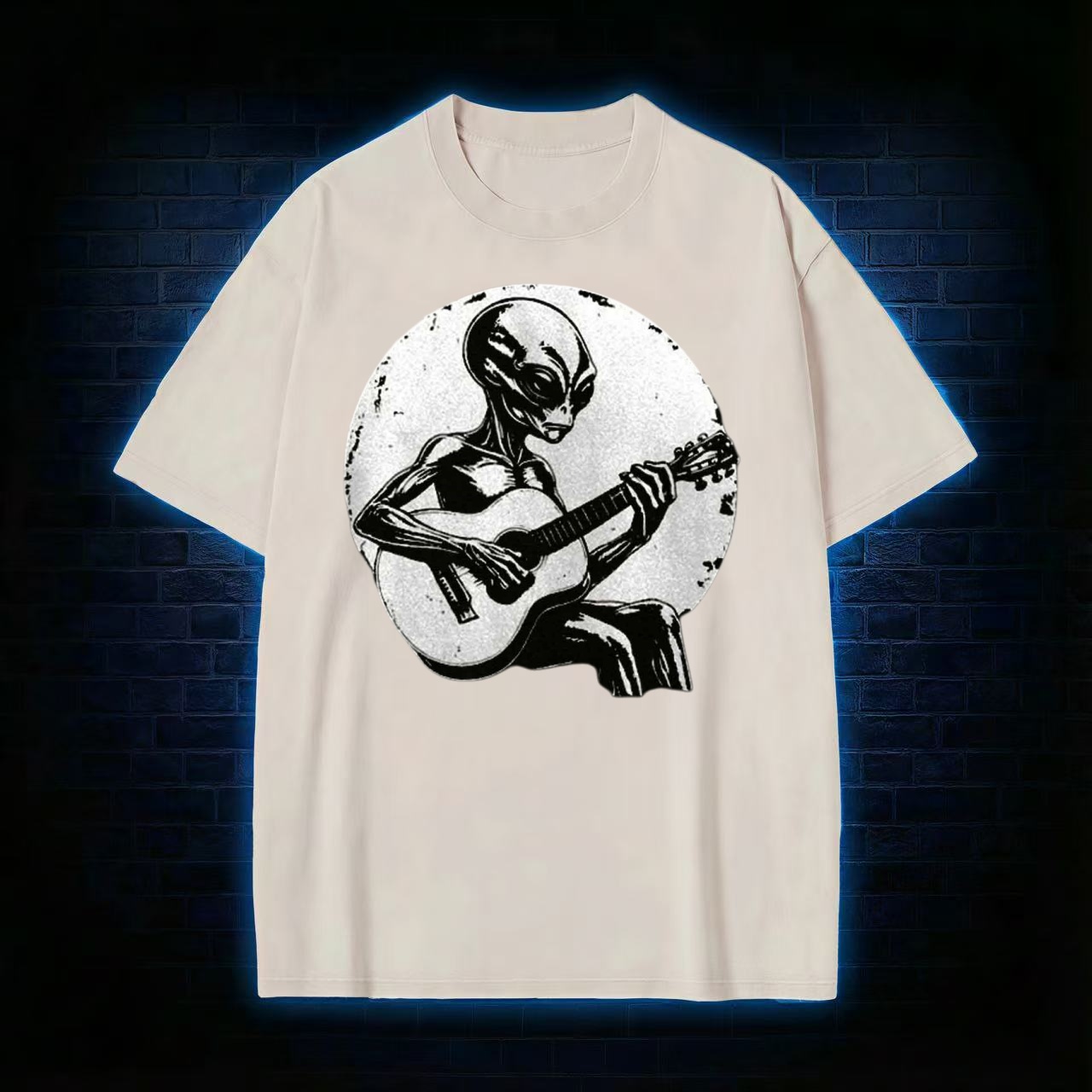 Alien Playing Guitar Graphic Washed T-shirt