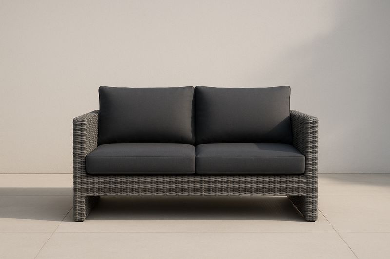 Divano Due Posti in Rattan Polietilene Grigio con Cuscini in Poliestere Antracite