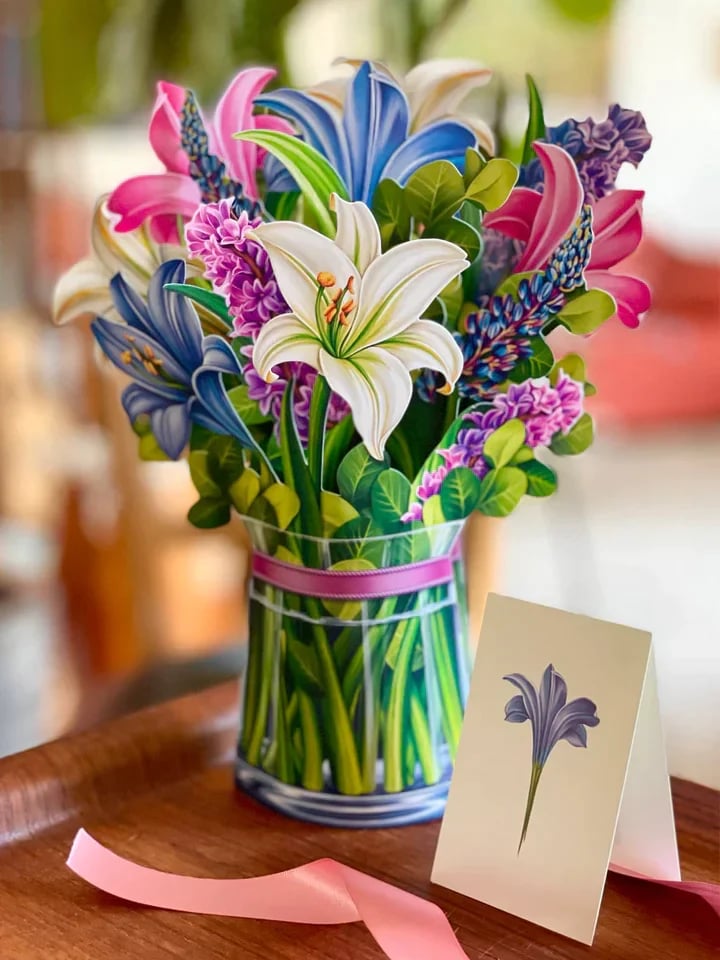 Eco-friendly pop-up flower bouquet greeting card