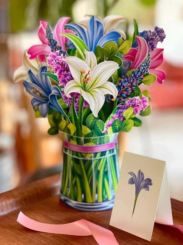 Eco-friendly pop-up flower bouquet greeting card