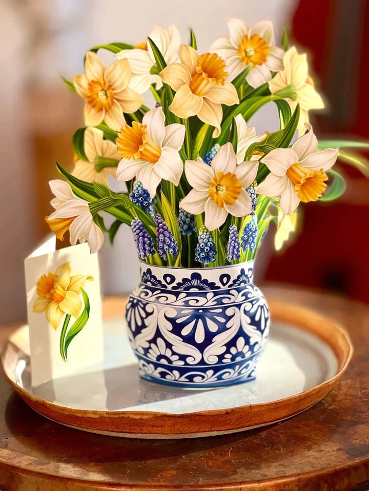 Eco-friendly pop-up flower bouquet greeting card