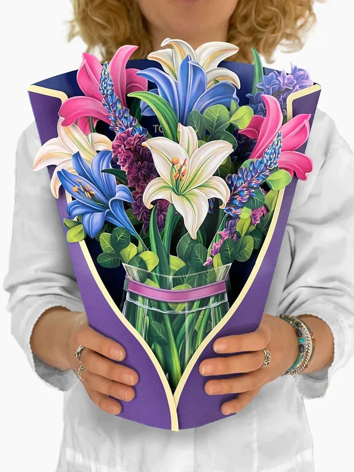 Eco-friendly pop-up flower bouquet greeting card