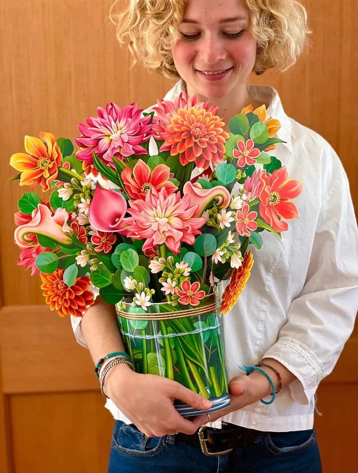 Eco-friendly pop-up flower bouquet greeting card