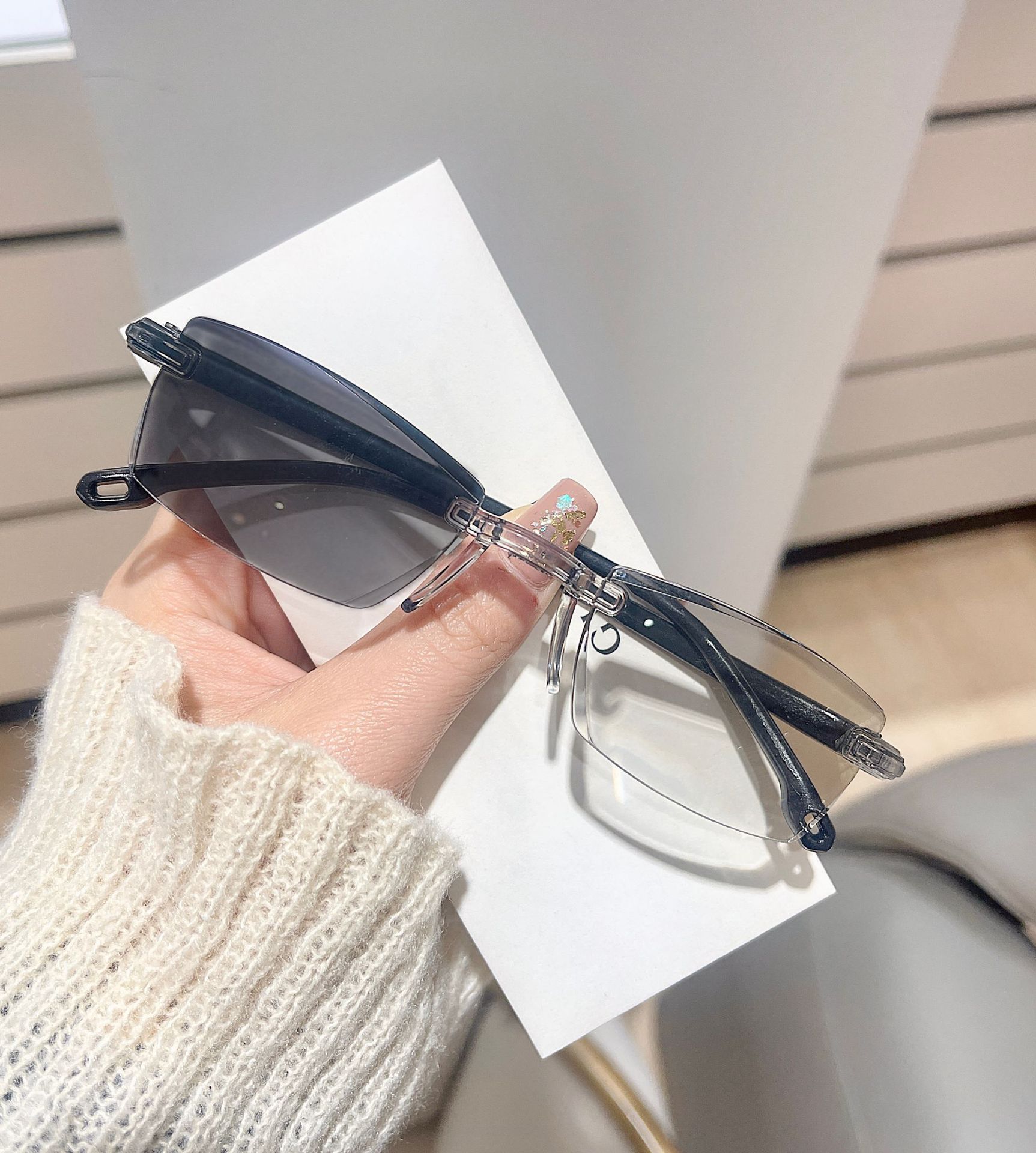 ¡Lentes que se adaptan a ti! Con autoenfoque y filtro azul por solo dos hamburguesas👓Cambio de color inteligente, protección contra la luz azul, diseño ultraligero sin marco.