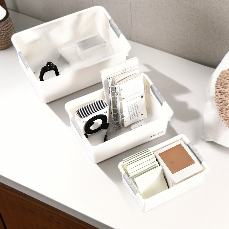 Prostokątny plastikowy koszyk do przechowywania w łazience