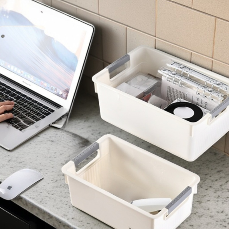 Prostokątny plastikowy koszyk do przechowywania w łazience