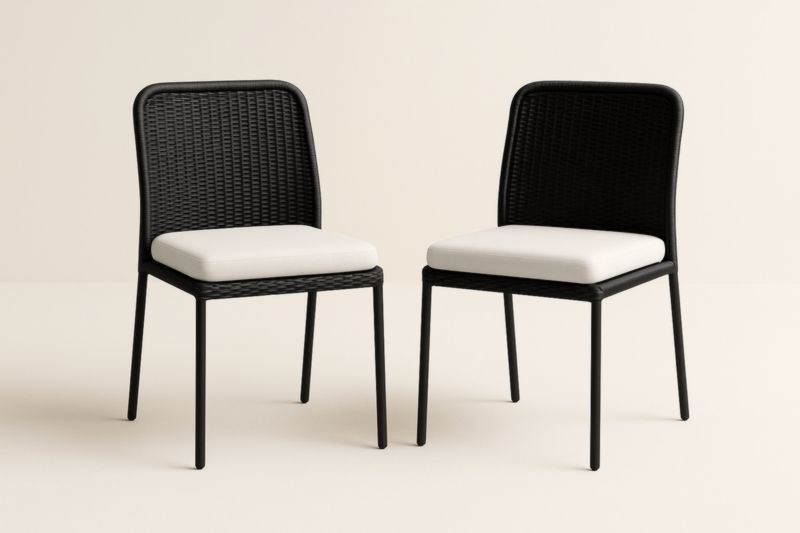 Set di Sedie in Rattan Sintetico Nero con Cuscini Bianchi
