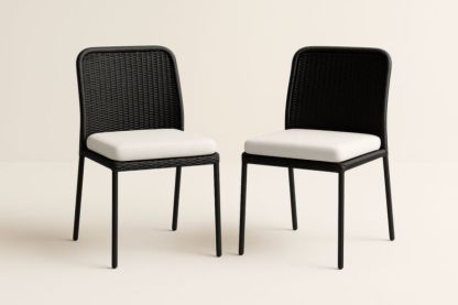 Set di Sedie in Rattan Sintetico Nero con Cuscini Bianchi