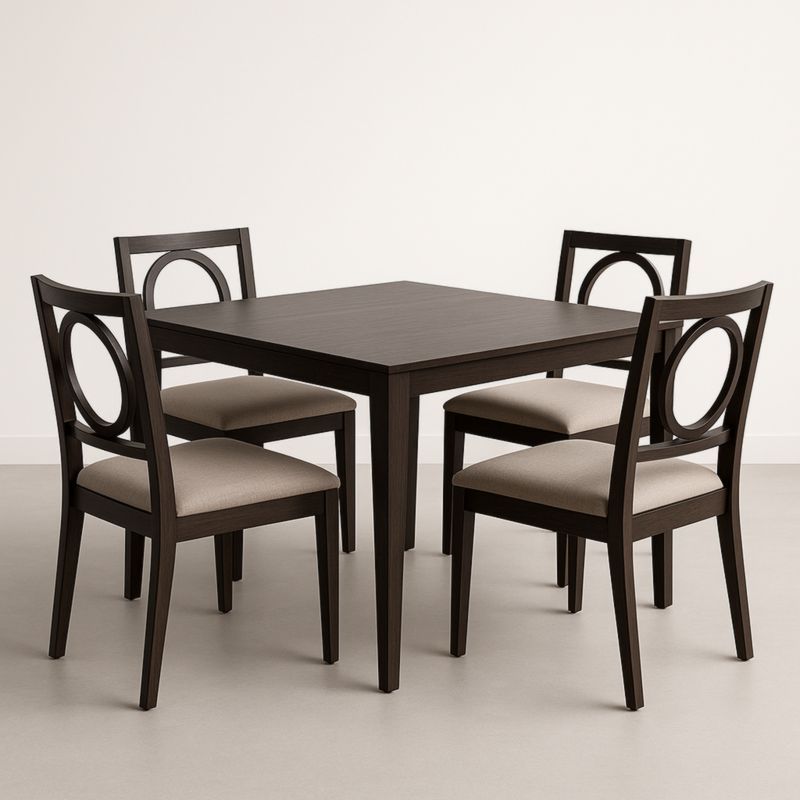 Set tavolo e sedie quadrato in legno con sedili imbottiti