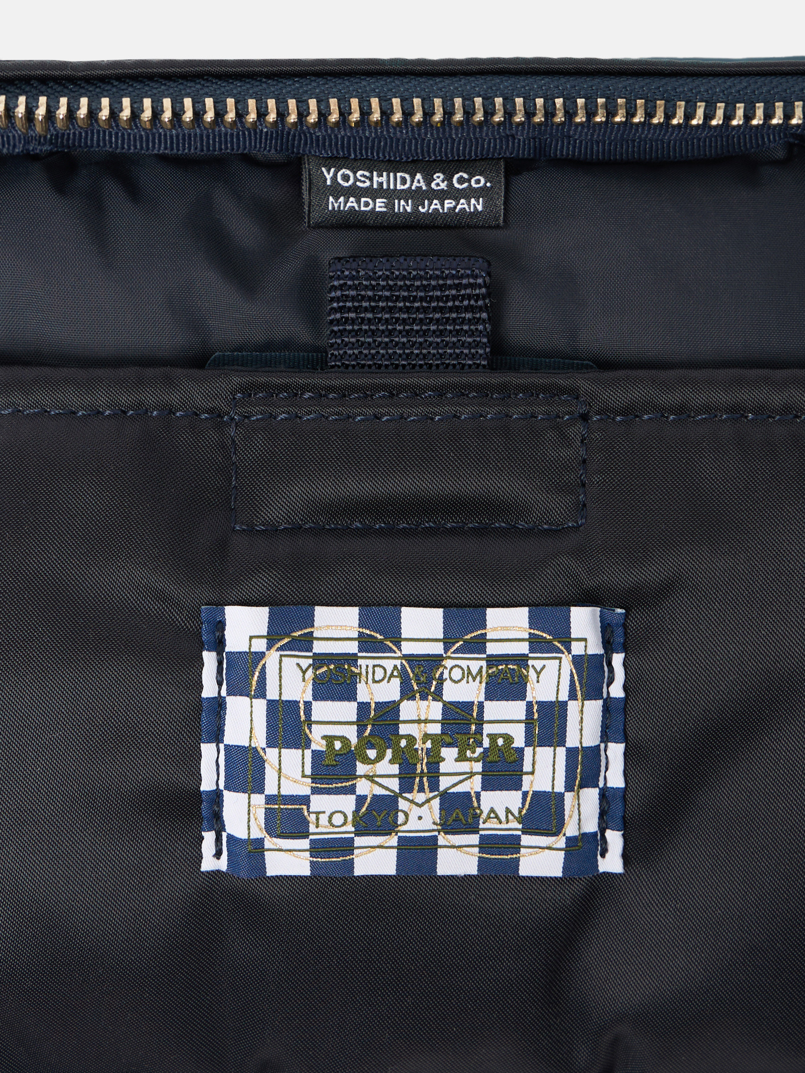 9200004 HAND CORROSION ON NYLON TWILL