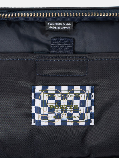 9200005 HAND CORROSION ON NYLON TWILL