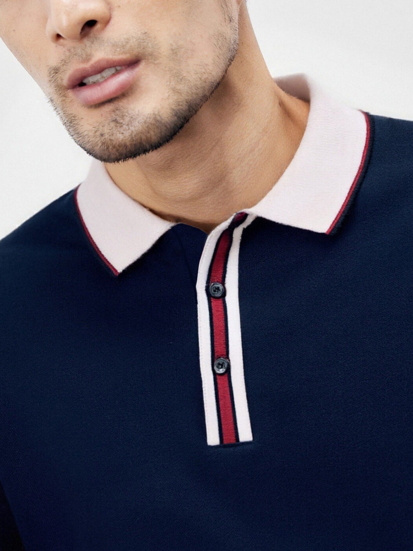 Loose, casual long-sleeved T-shirt/polo shirt