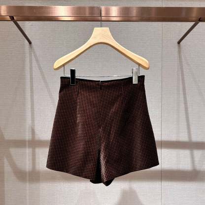 High-waisted, stylish, wide-leg casual short skirt