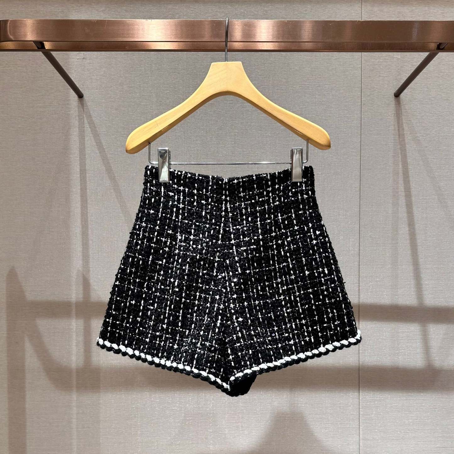 High-waisted sequined tweed shorts/skirt