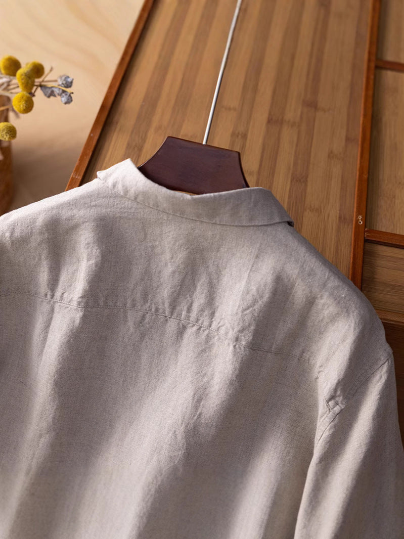 Loose and casual collared polo shirt