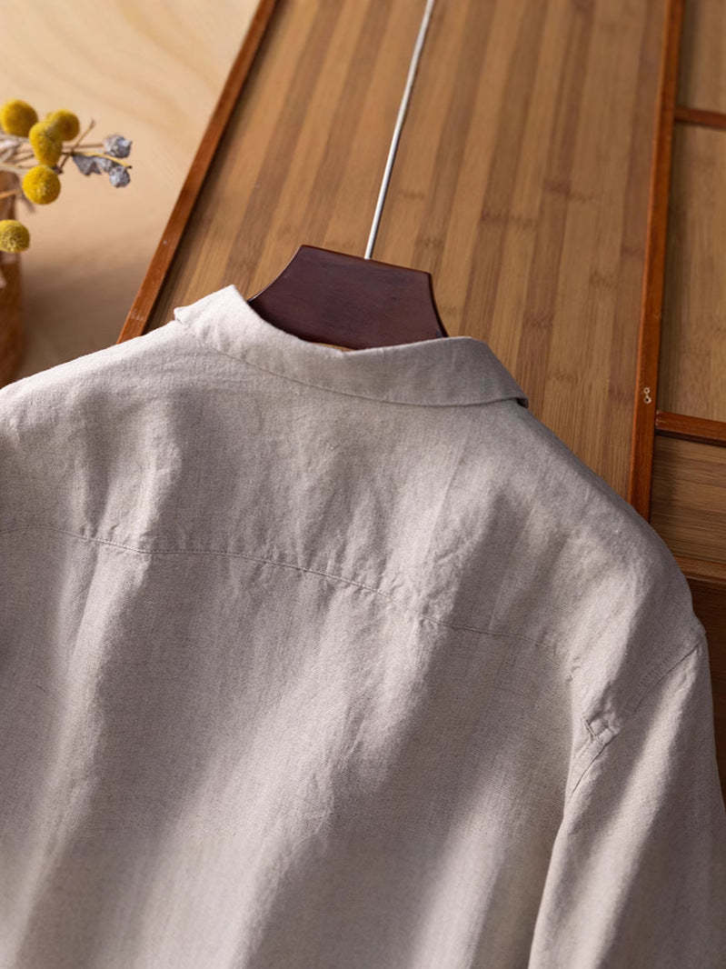 Loose and casual collared polo shirt