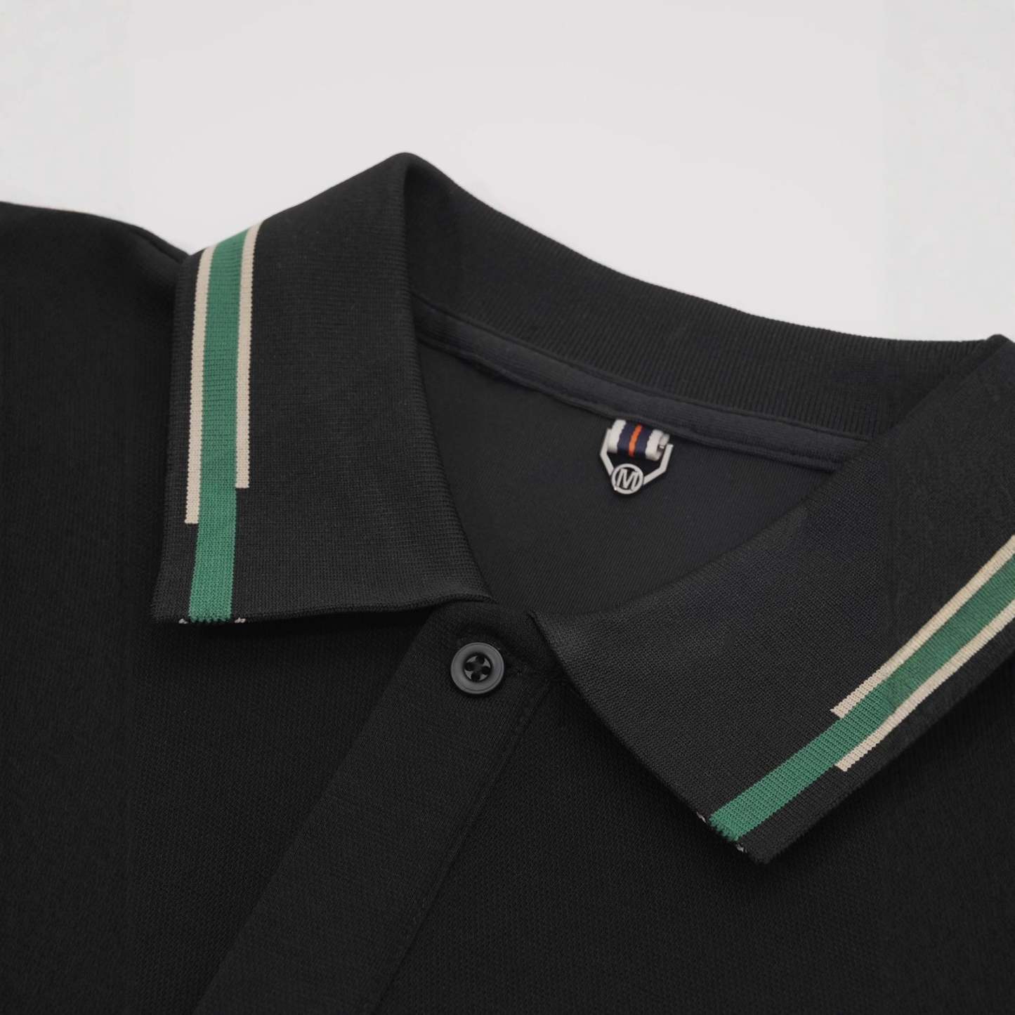 Stylish and casual color-blocked long-sleeved polo shirt with a turn-down collar