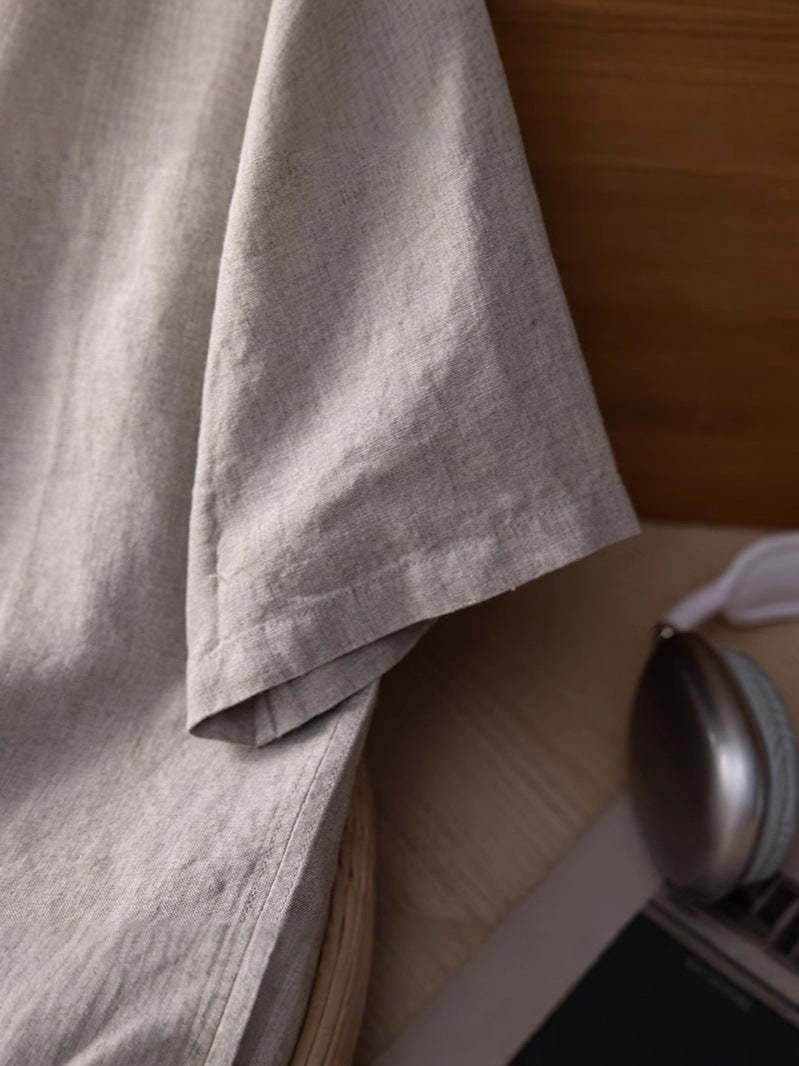 Loose and casual collared polo shirt