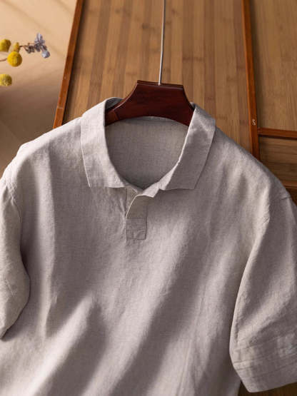 Loose and casual collared polo shirt