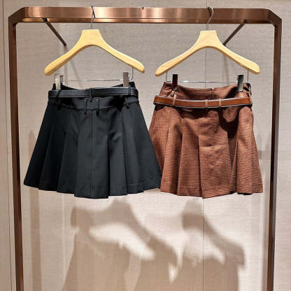 College-style A-line pleated short skirt