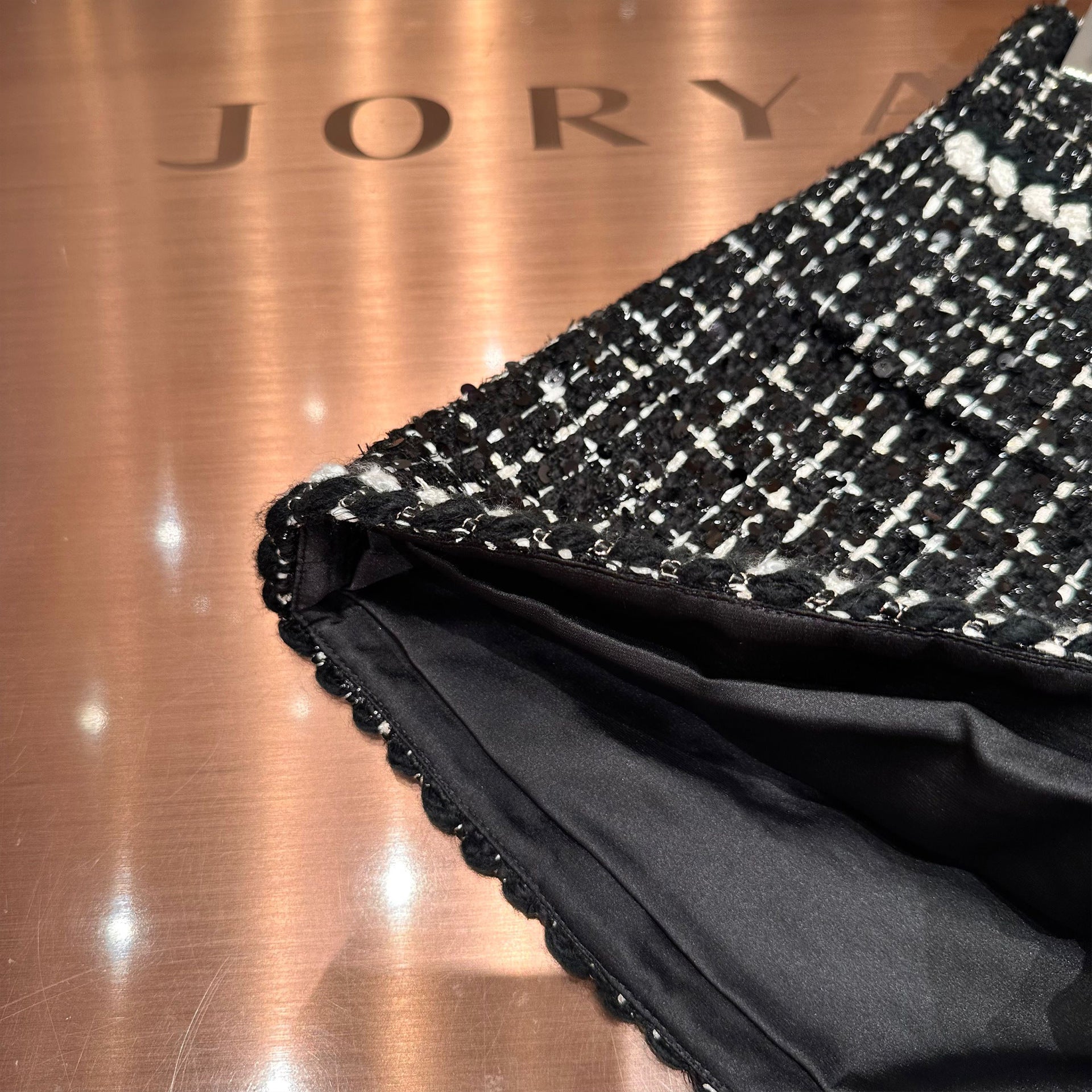 High-waisted sequined tweed shorts/skirt