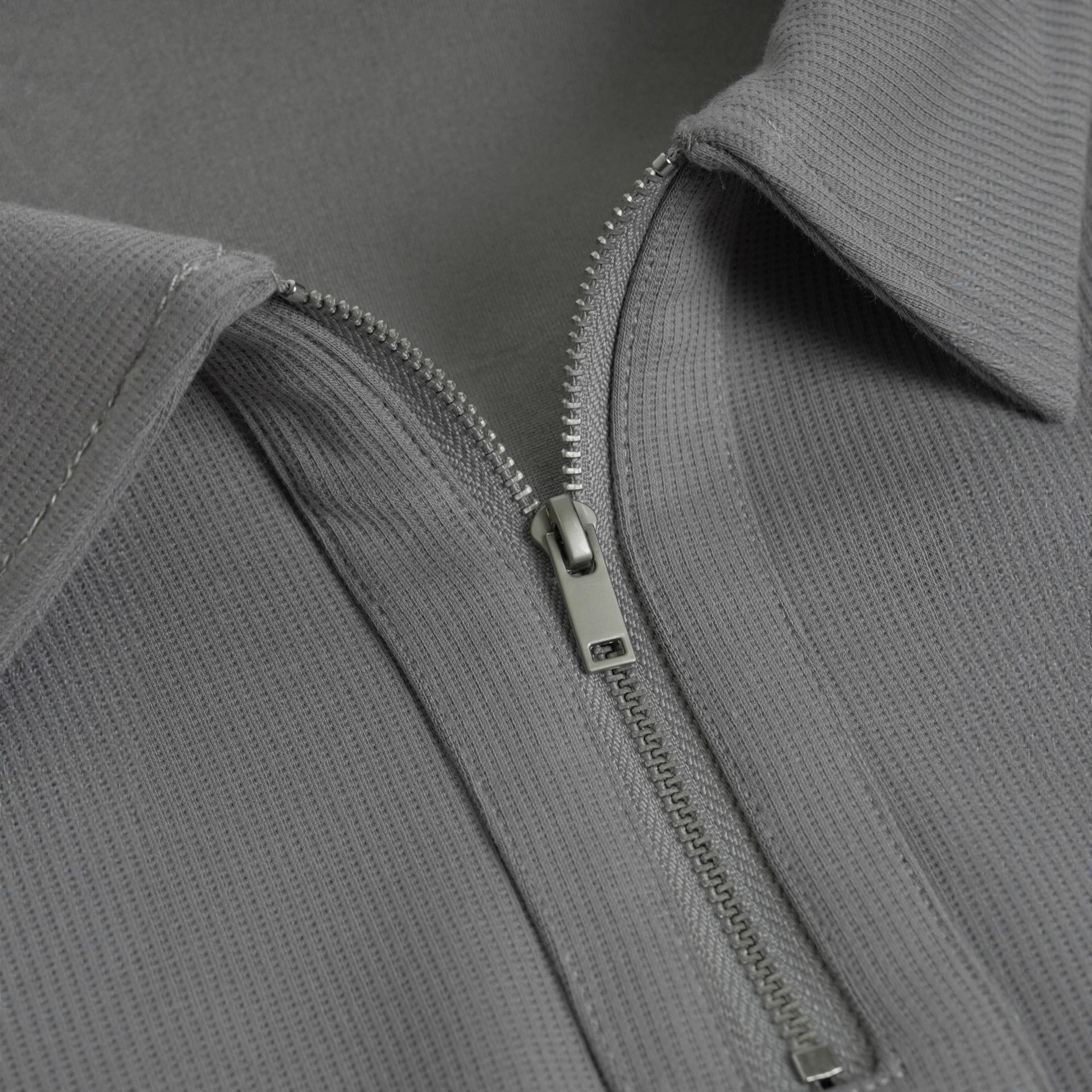 Half-zip loose-fitting casual polo shirt