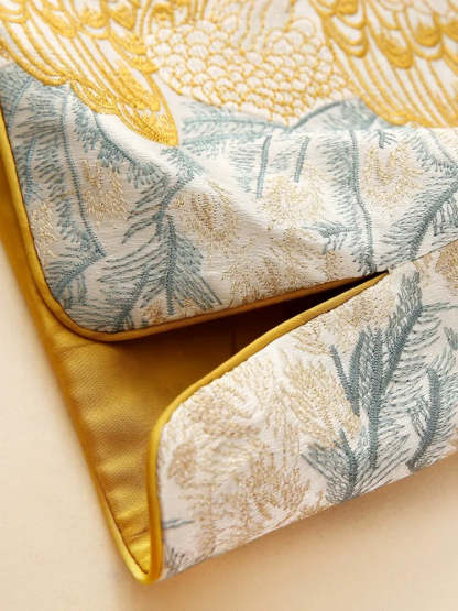 Sleeveless vest, round-neck jacket, embroidered jacket