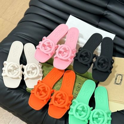 WOMEN'S INTERLOCKING G SLIDE SANDAL