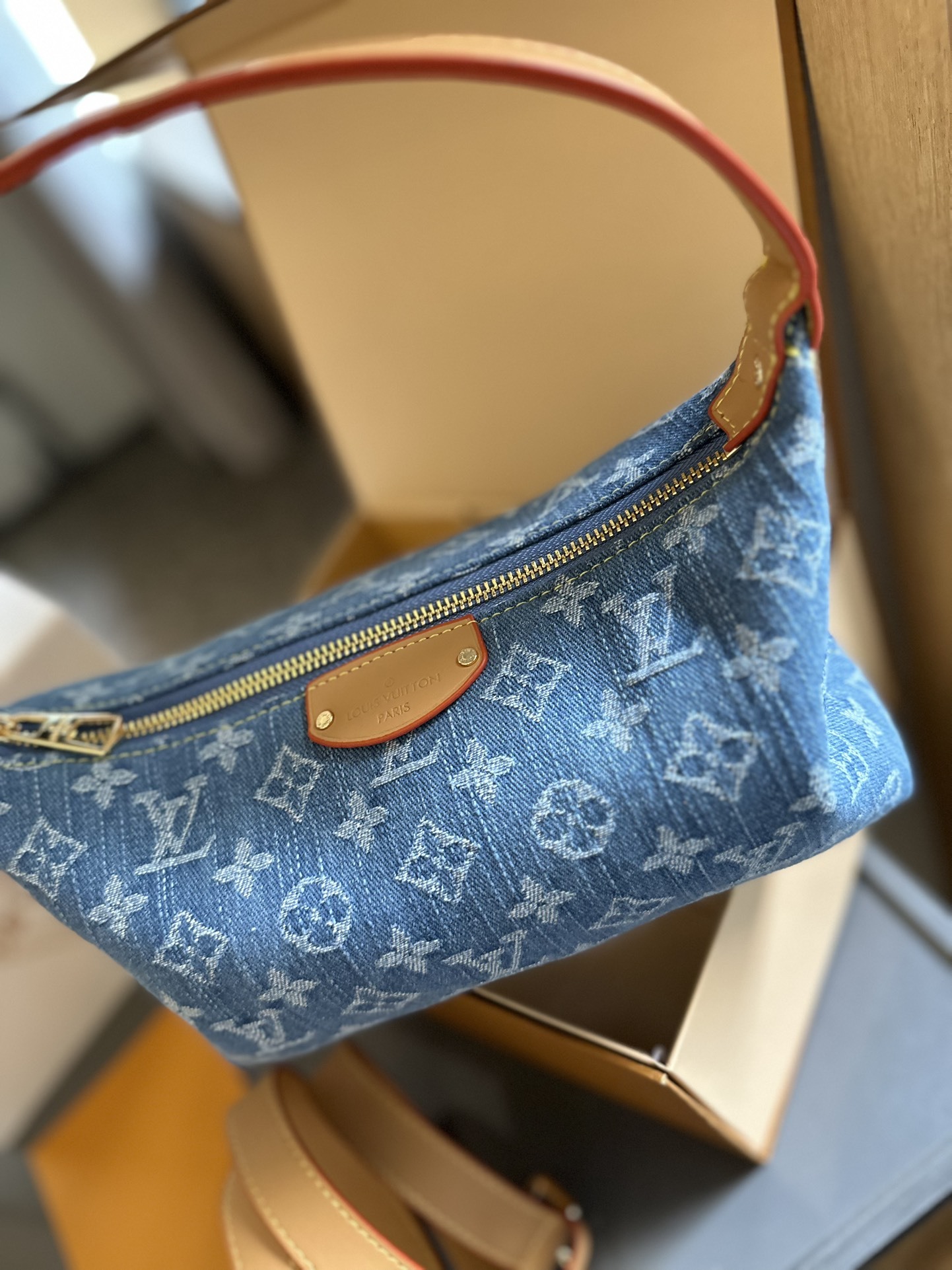 Hills Pochette