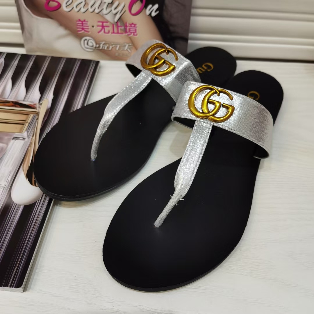LEATHER THONG SANDAL WITH DOUBLE G