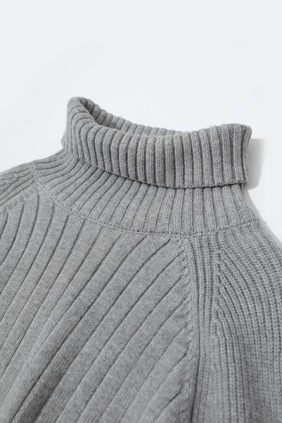 High Neck with Cuffs Slit Sweater|AMII-AMII.com