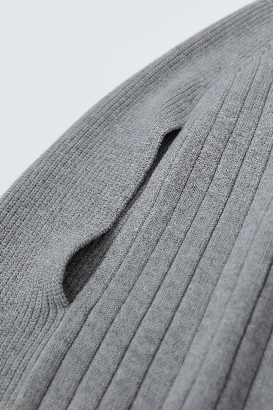 High Neck with Cuffs Slit Sweater|AMII-AMII.com