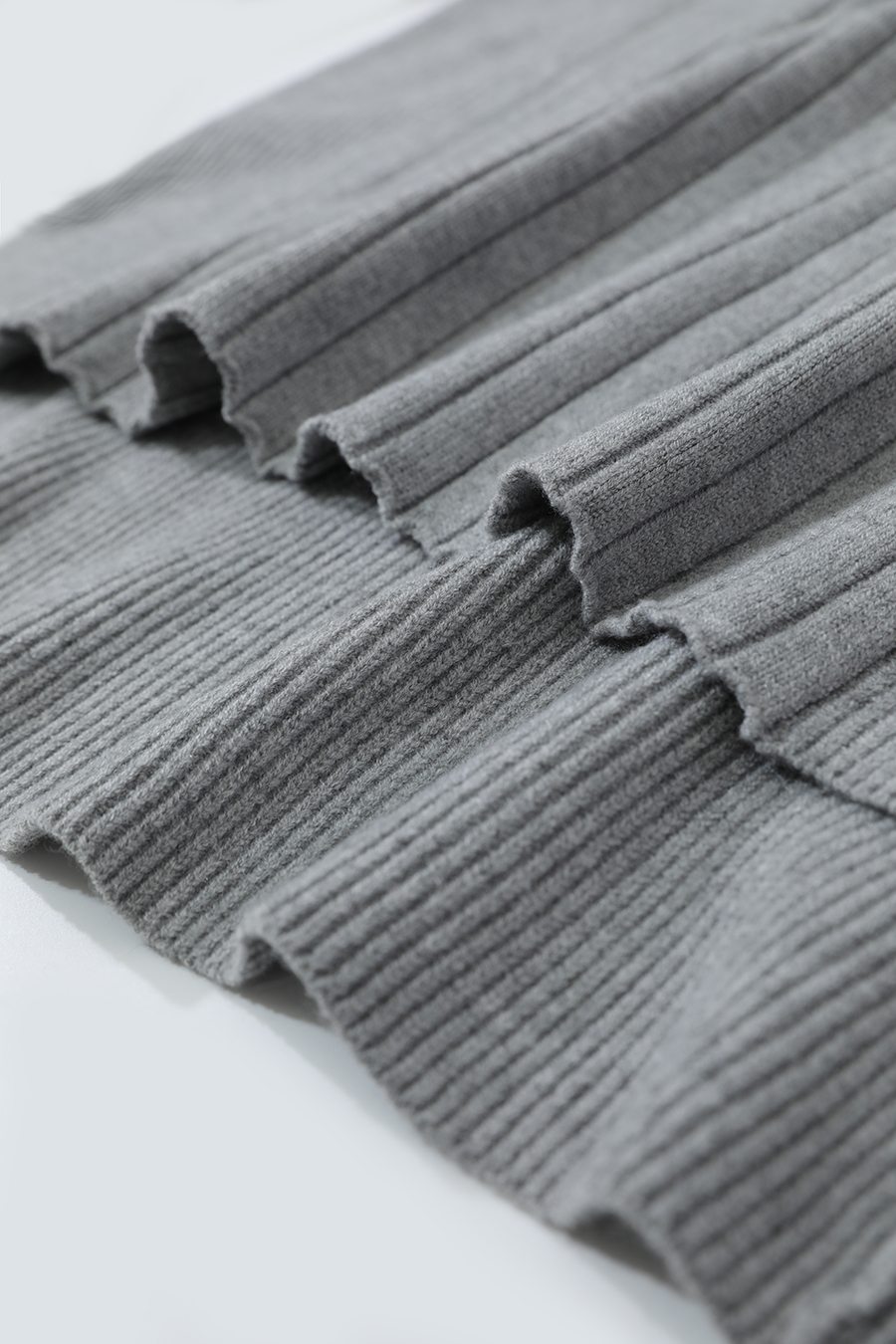 High Neck with Cuffs Slit Sweater|AMII-AMII.com