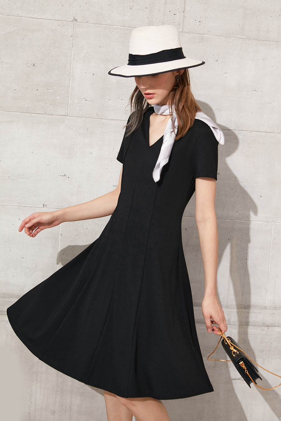 Paneled Slim Fit V-Neck Dress|AMII-AMII.com