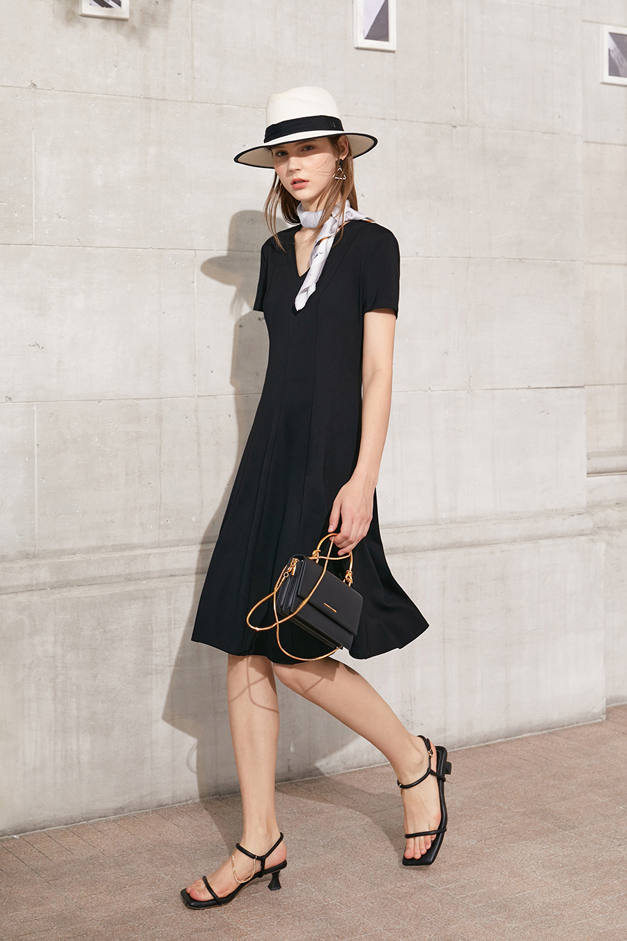 Paneled Slim Fit V-Neck Dress|AMII-AMII.com