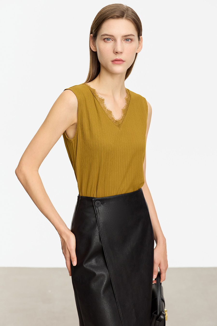 Eyelash Lace V - Neck Camisole|AMII-AMII.com