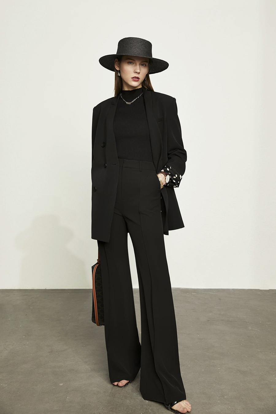 Half High Neck Slim Knit Top