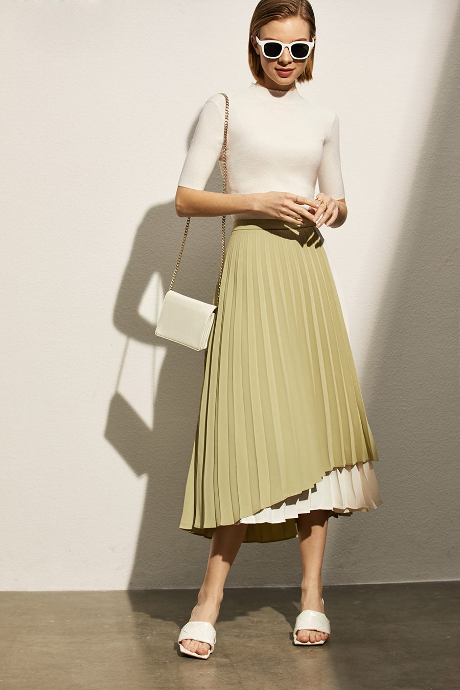 Half High Neck Slim Knit Top