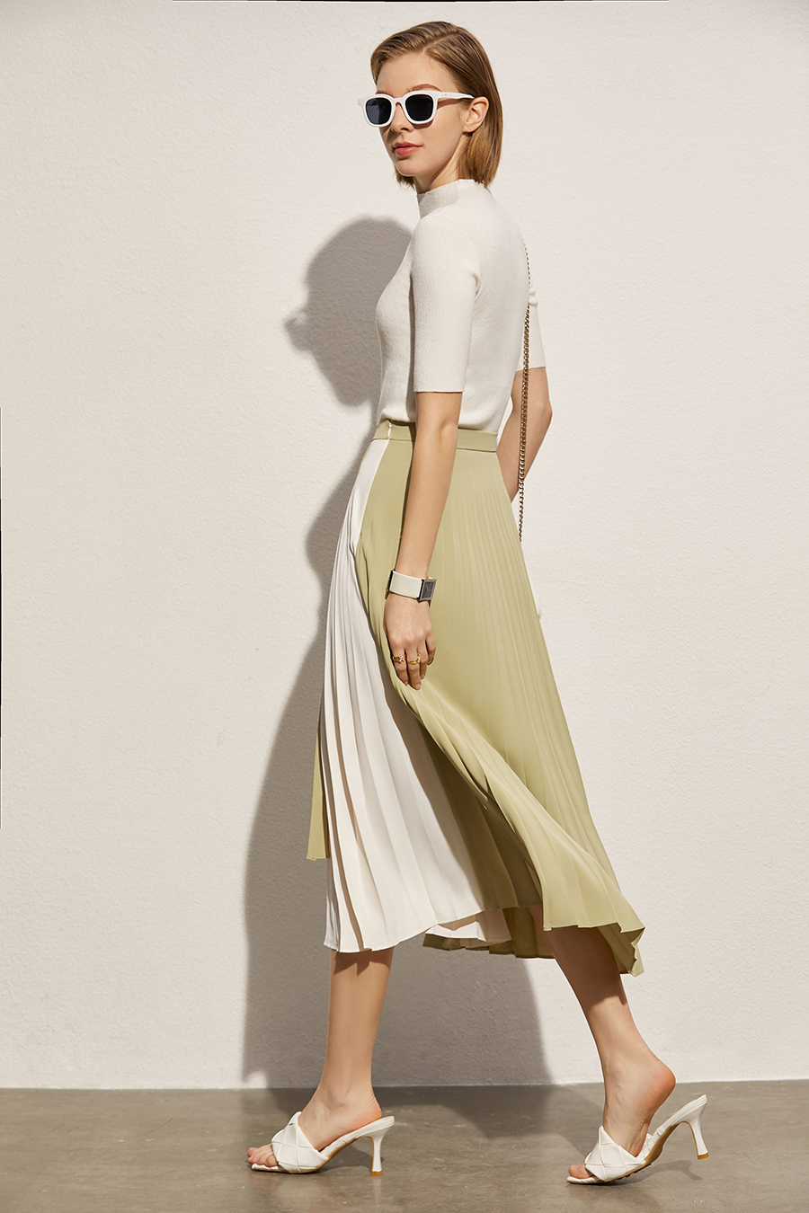 Half High Neck Slim Knit Top