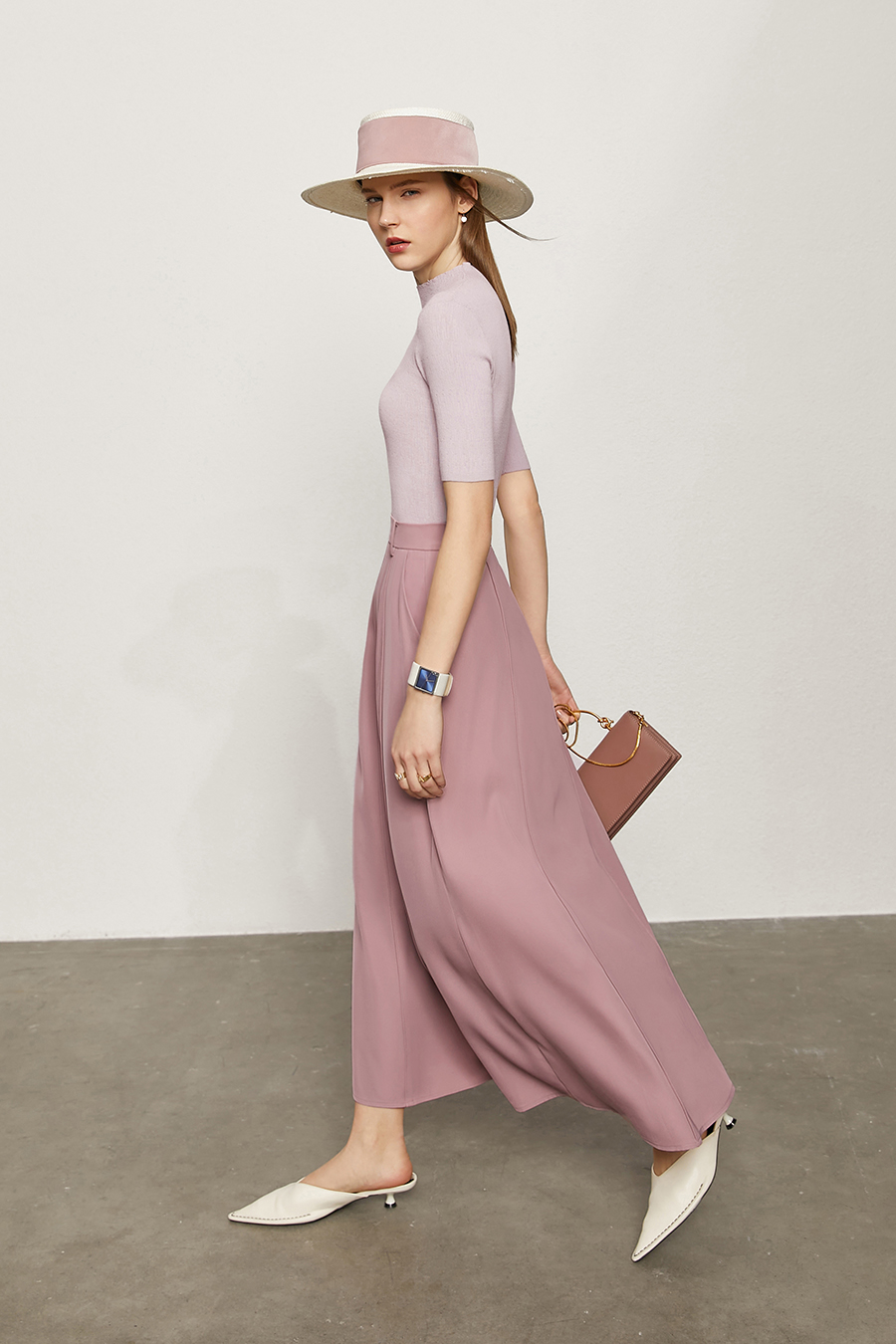 Half High Neck Slim Knit Top