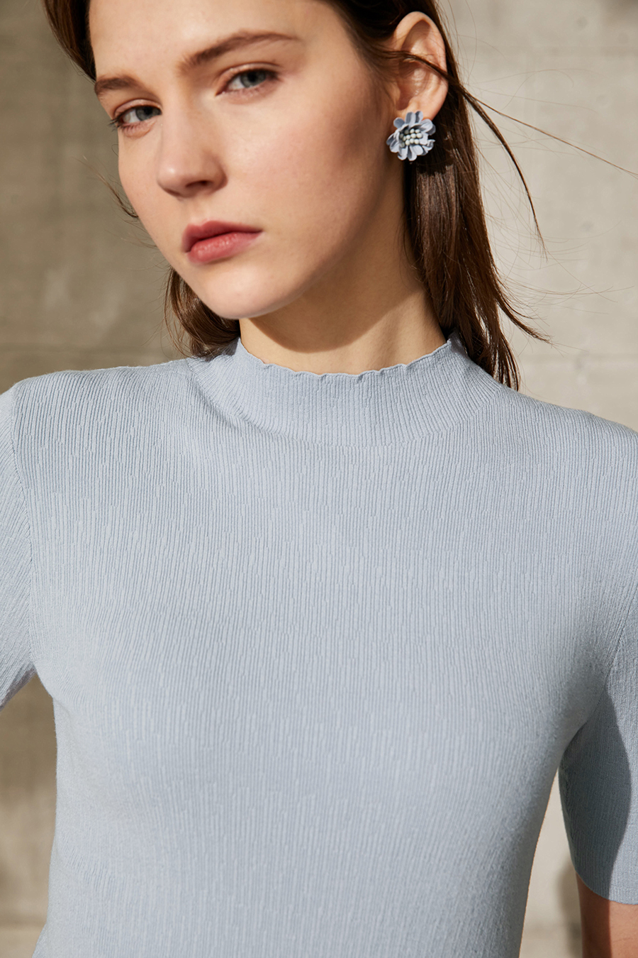 Half High Neck Slim Knit Top