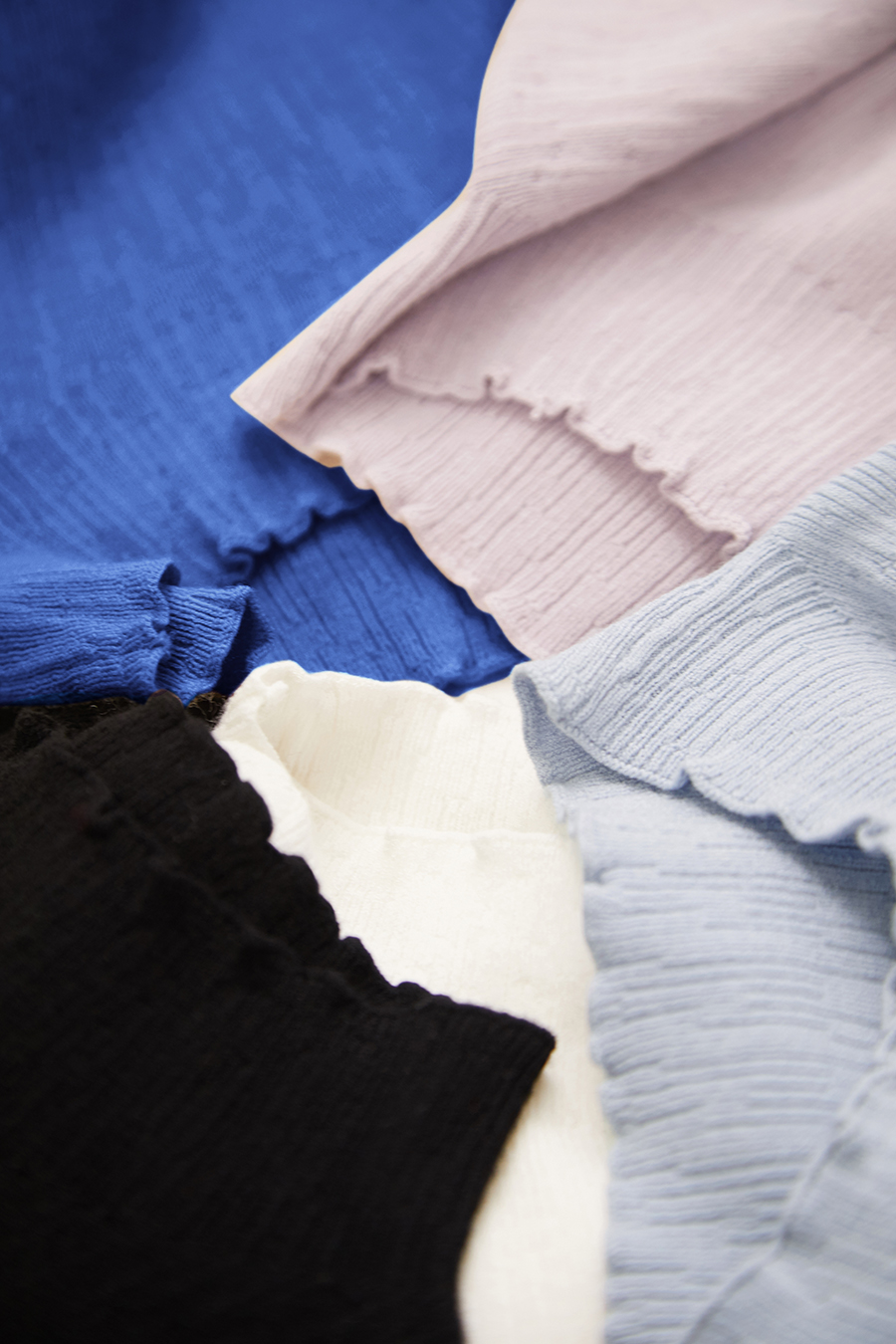 Half High Neck Slim Knit Top