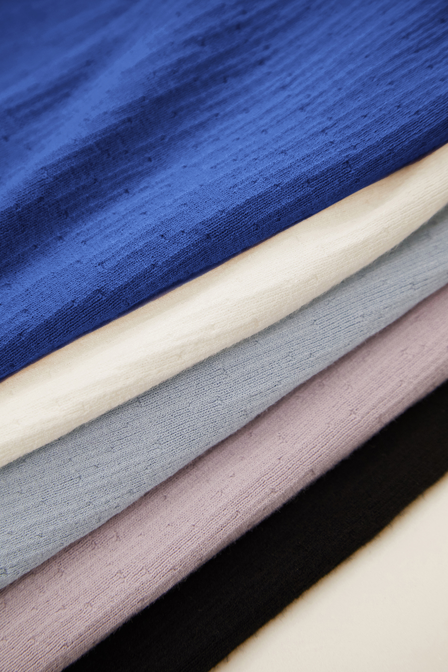 Half High Neck Slim Knit Top