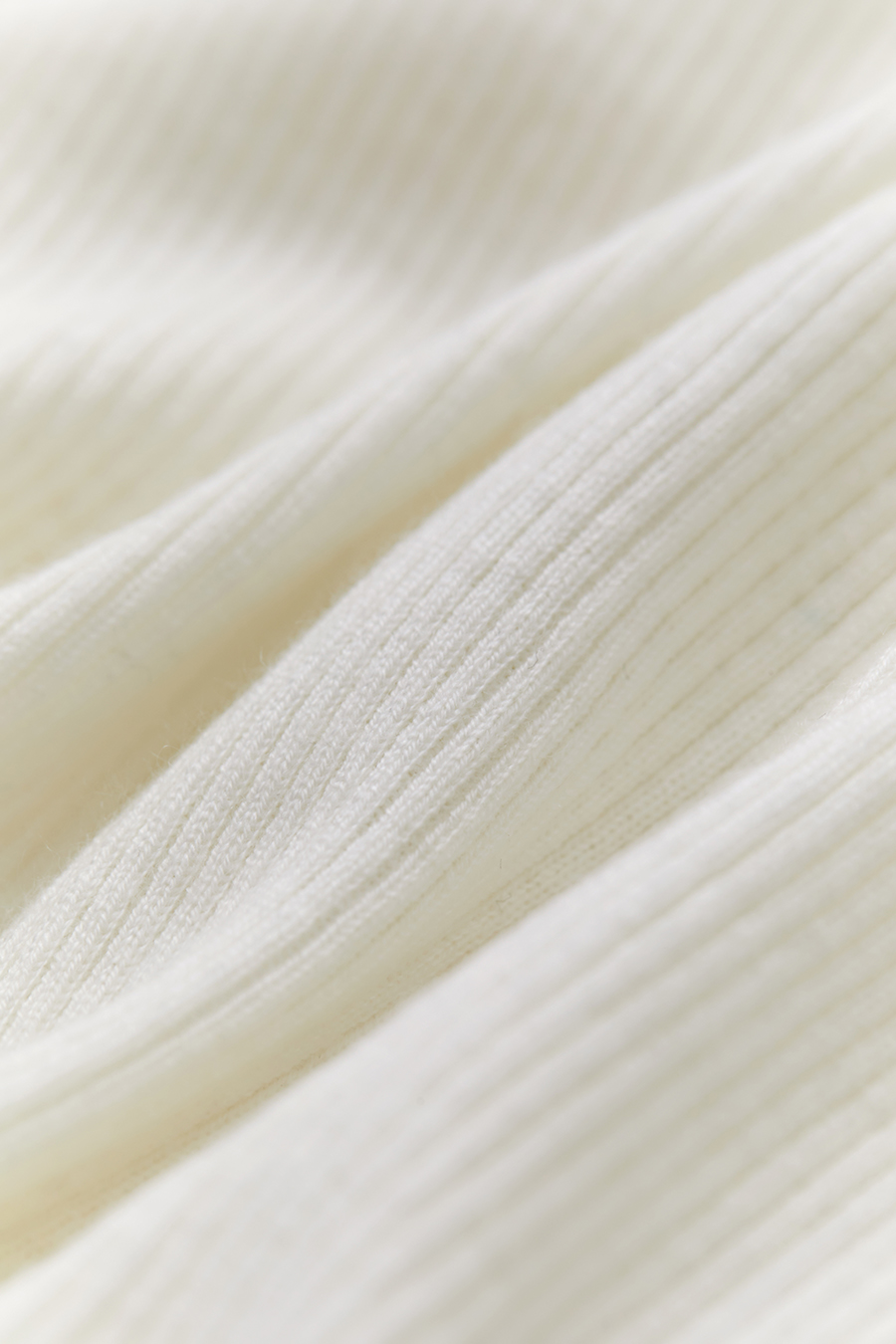 Slant V-Neck Drawstring Knit Top|AMII-AMII.com