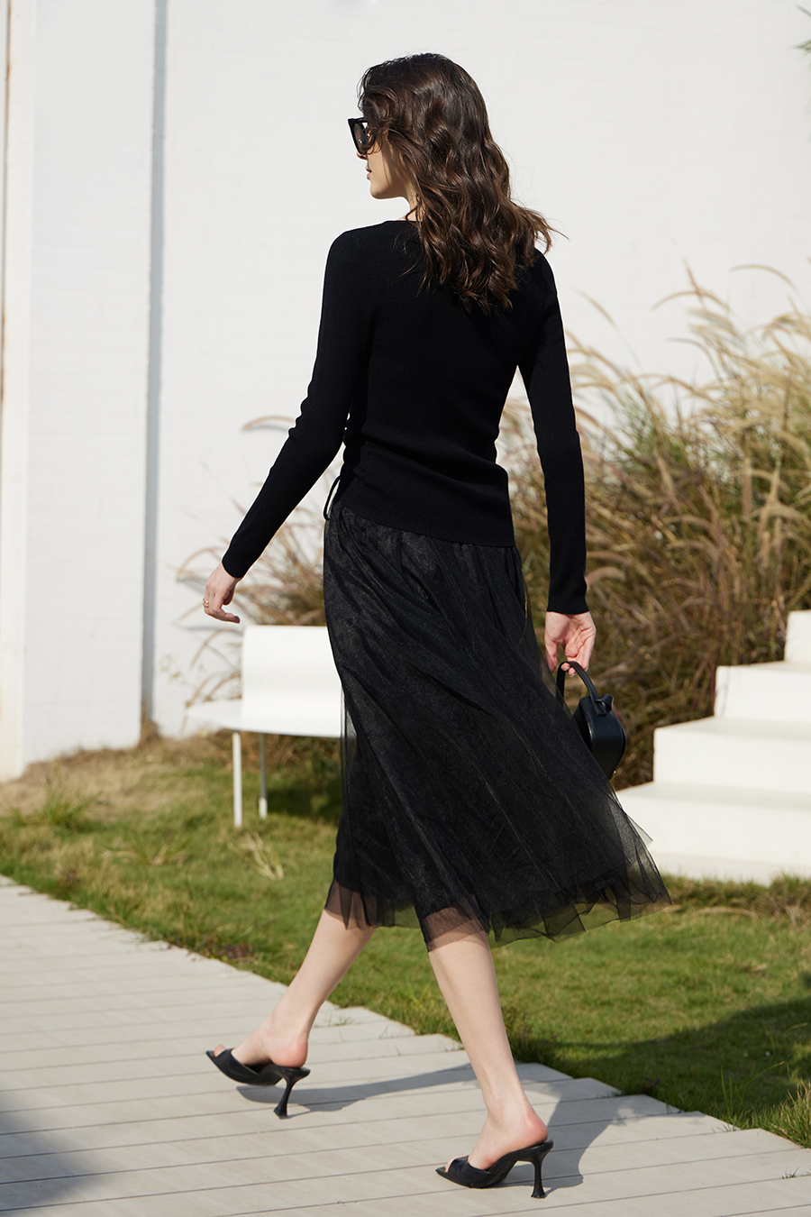 Slant V-Neck Drawstring Knit Top|AMII-AMII.com