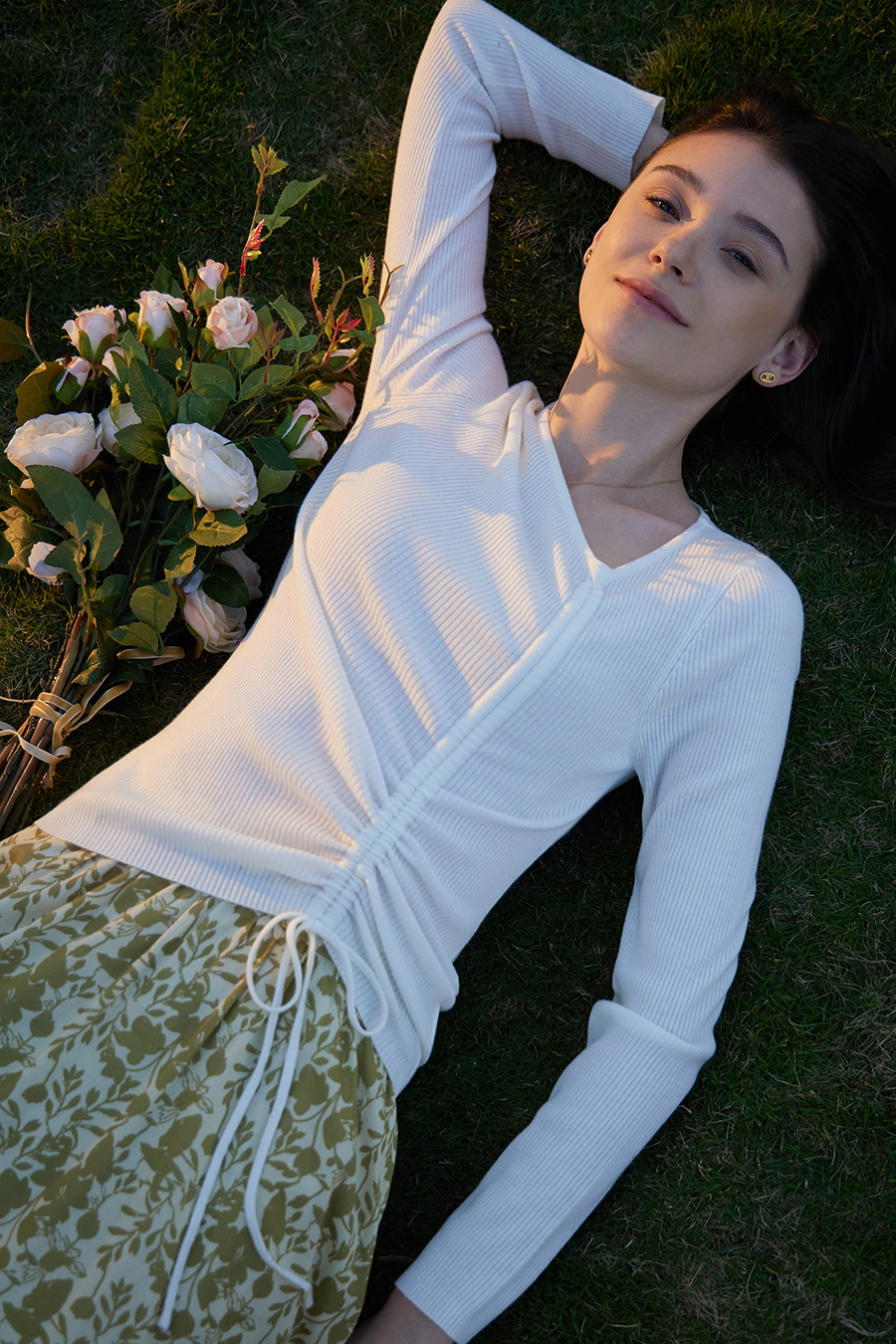 Slant V-Neck Drawstring Knit Top|AMII-AMII.com