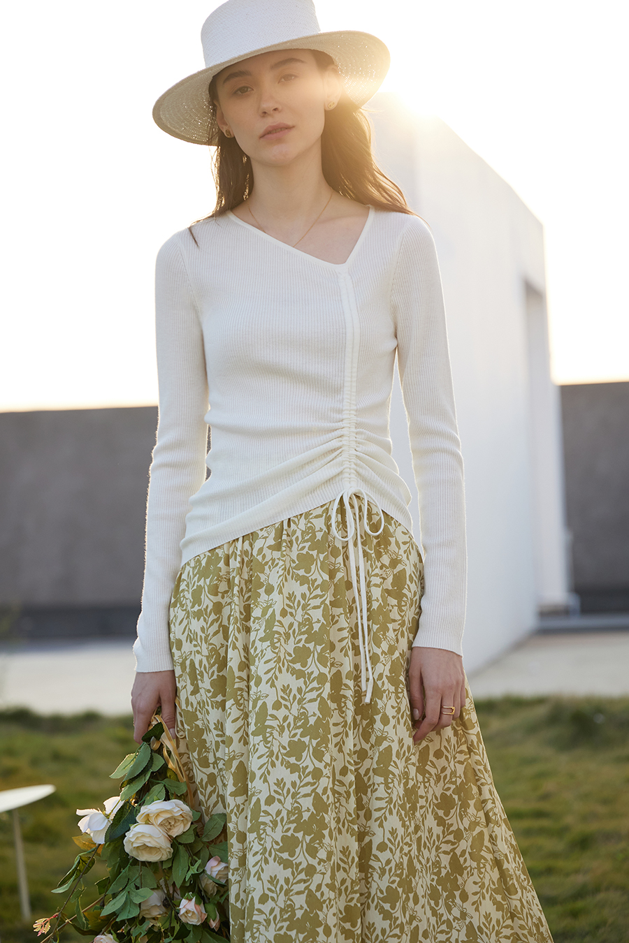 Slant V-Neck Drawstring Knit Top|AMII-AMII.com