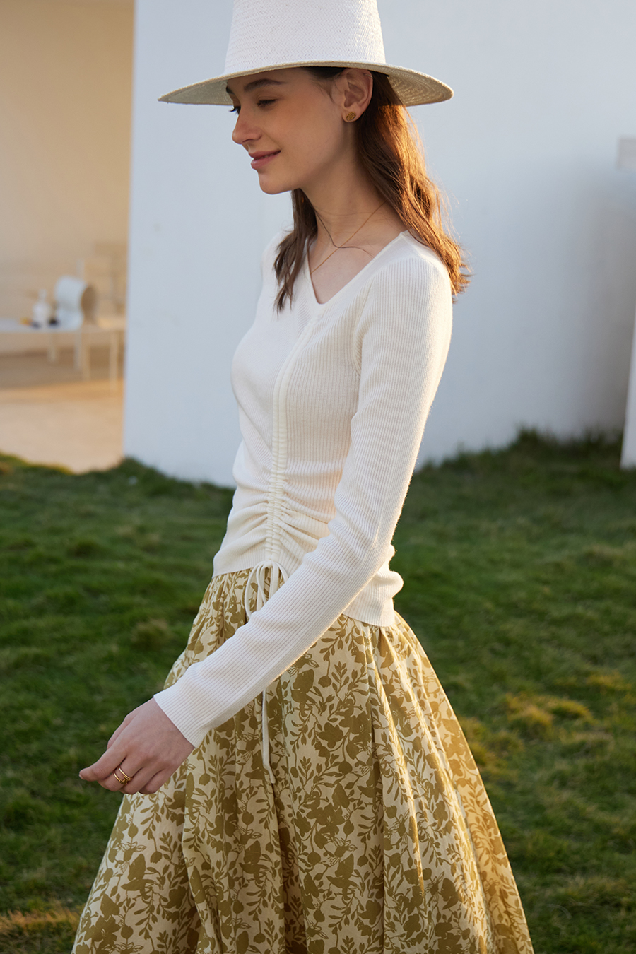 Slant V-Neck Drawstring Knit Top|AMII-AMII.com