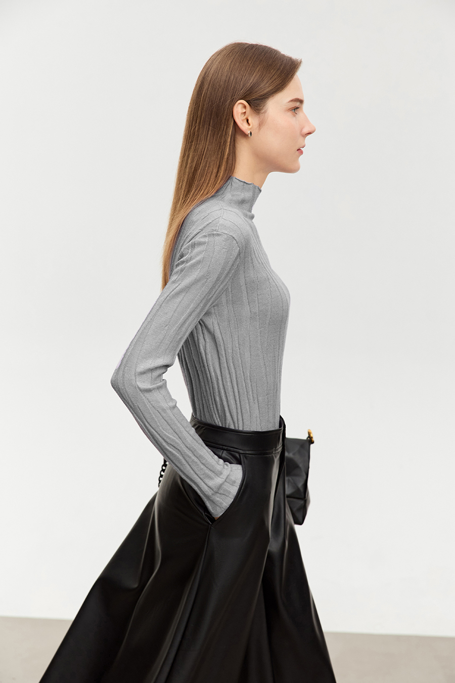 Wool - containing High Neck Slim Sweater|AMII-AMII.com